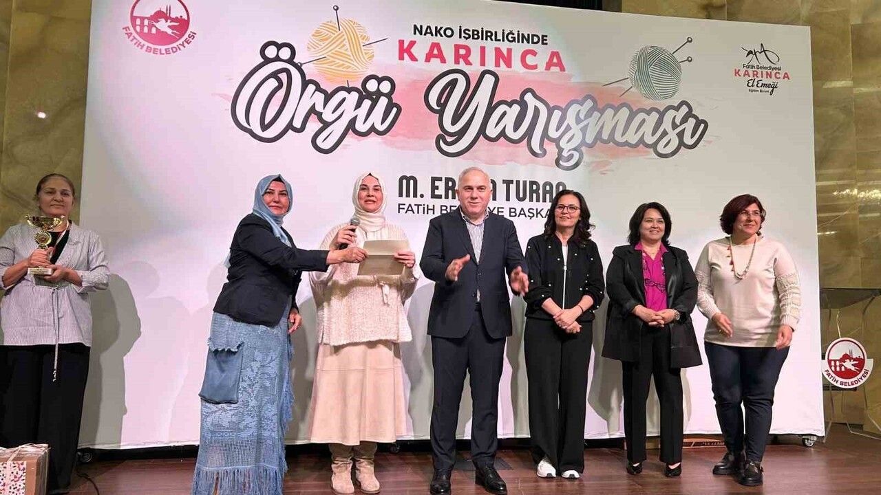 Fatih'te Örgü Festivali'nde Dereceye Girenlere Ödüller Verildi