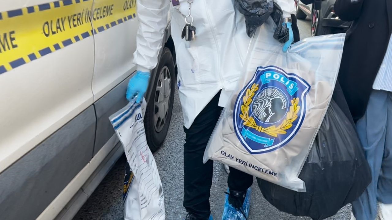 Fatih’te otel incelemesi: Böcek ailesi ve turistlerin odalarındaki eşyalar alındı