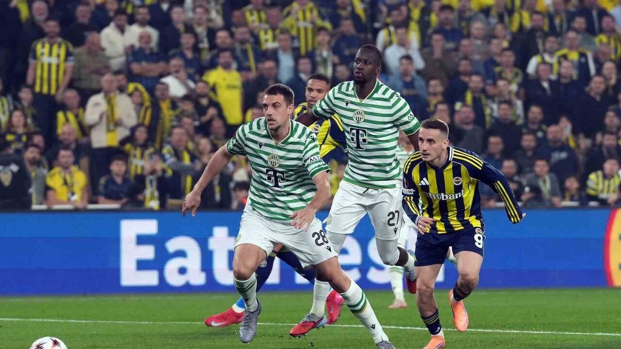 Fenerbahçe 0-0 Ferencvaros (15') - UEFA Avrupa Ligi