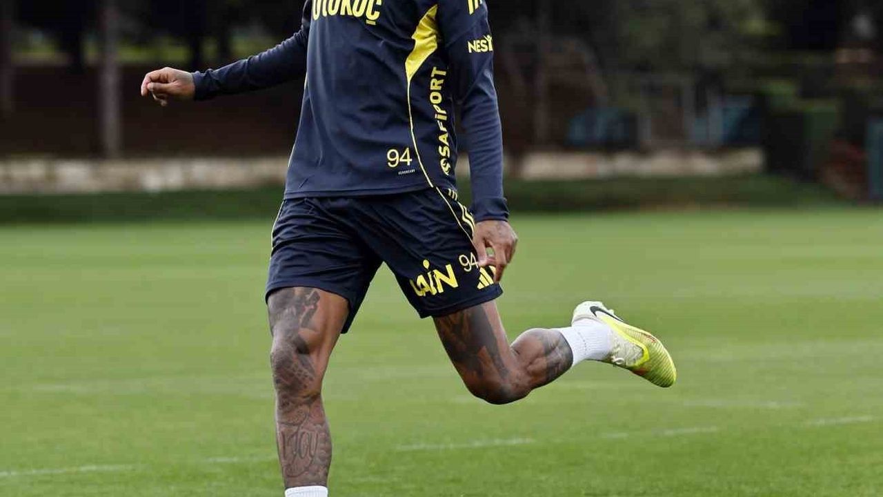 Fenerbahçe, Çaykur Rizespor Maçı Hazırlıklarını Can Bartu'da Sürdürdü