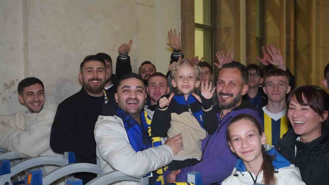 Fenerbahçe'ye Rize'de Coşkulu Karşılama — Süper Lig 13. Hafta