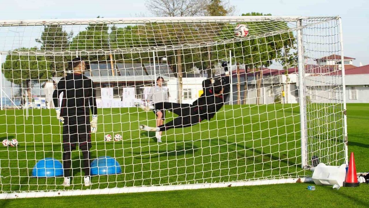 Fuat Çapa: Beşiktaş ile puan farkını açmak istiyoruz