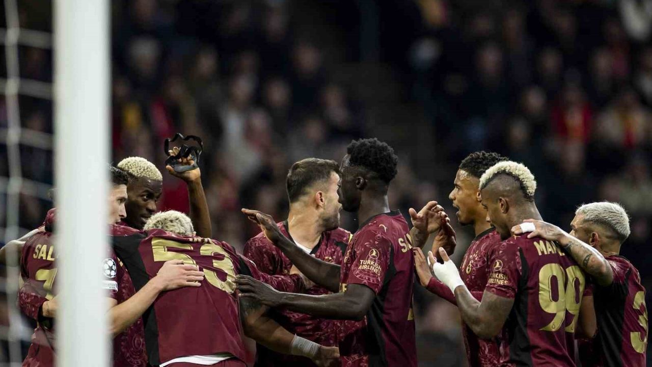 Galatasaray Ajax'ı 3-0 Yenerek Avrupa'da 10 Maç Sonra Galip Geldi