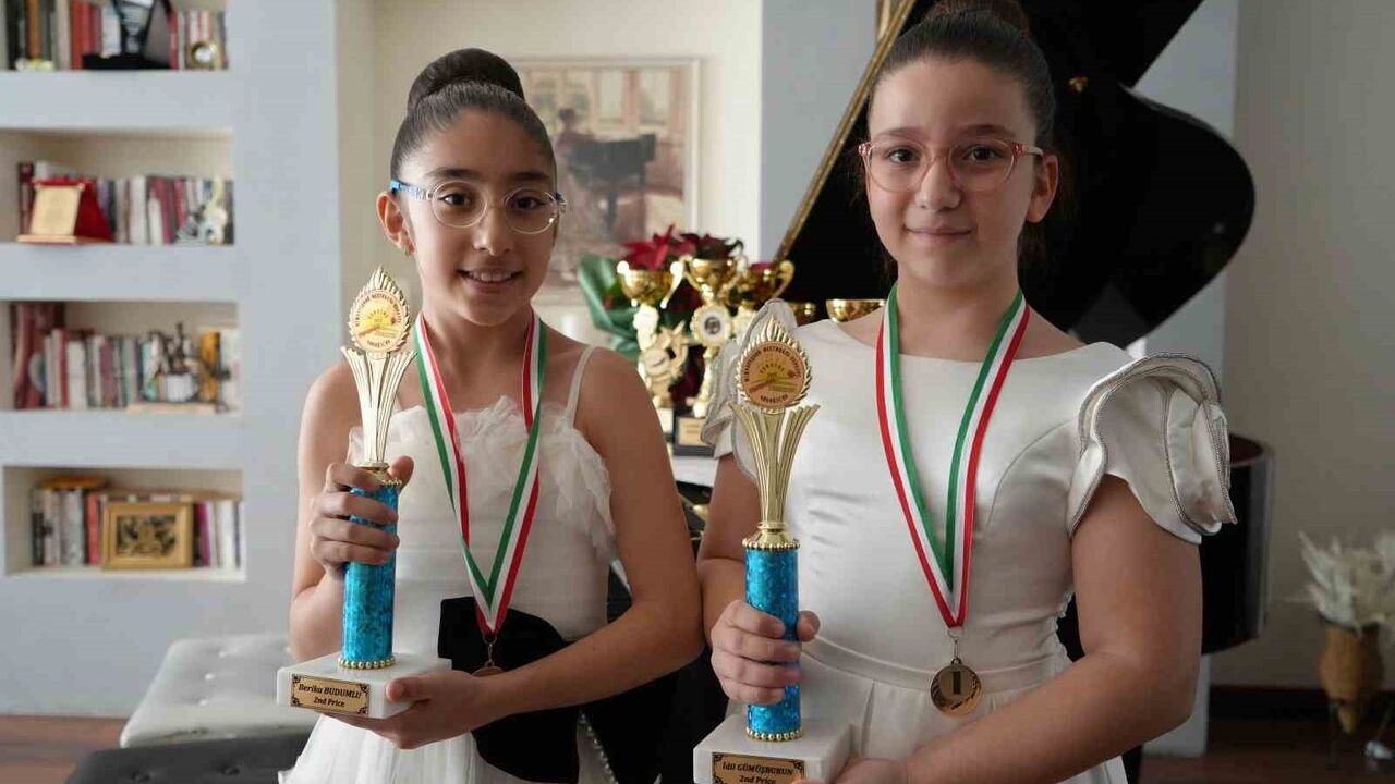 Gaziantep'in Minik Piyanistleri Danubia Talents'ta Dünya Şampiyonu Oldu