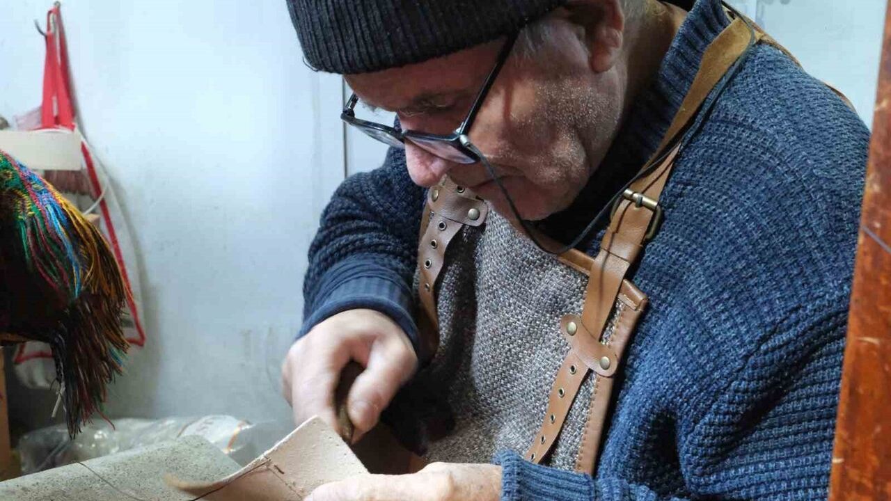 Gaziantep’te 66 Yıldır El Yapımı Çanta Ustası Tahir Demirci