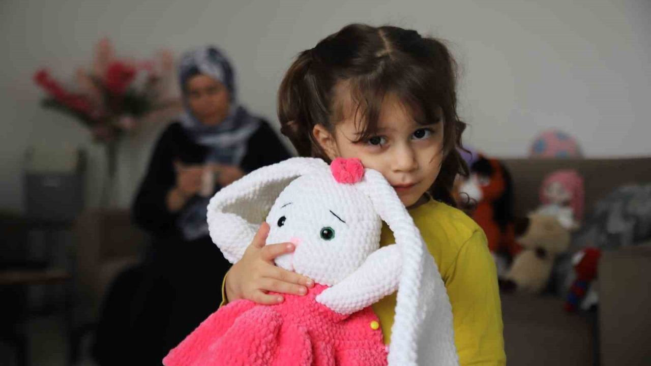 Gaziantep'te Ayşe Çalışkan, Örgü Oyuncaklarla 6 Çocuğunu Geçindiriyor