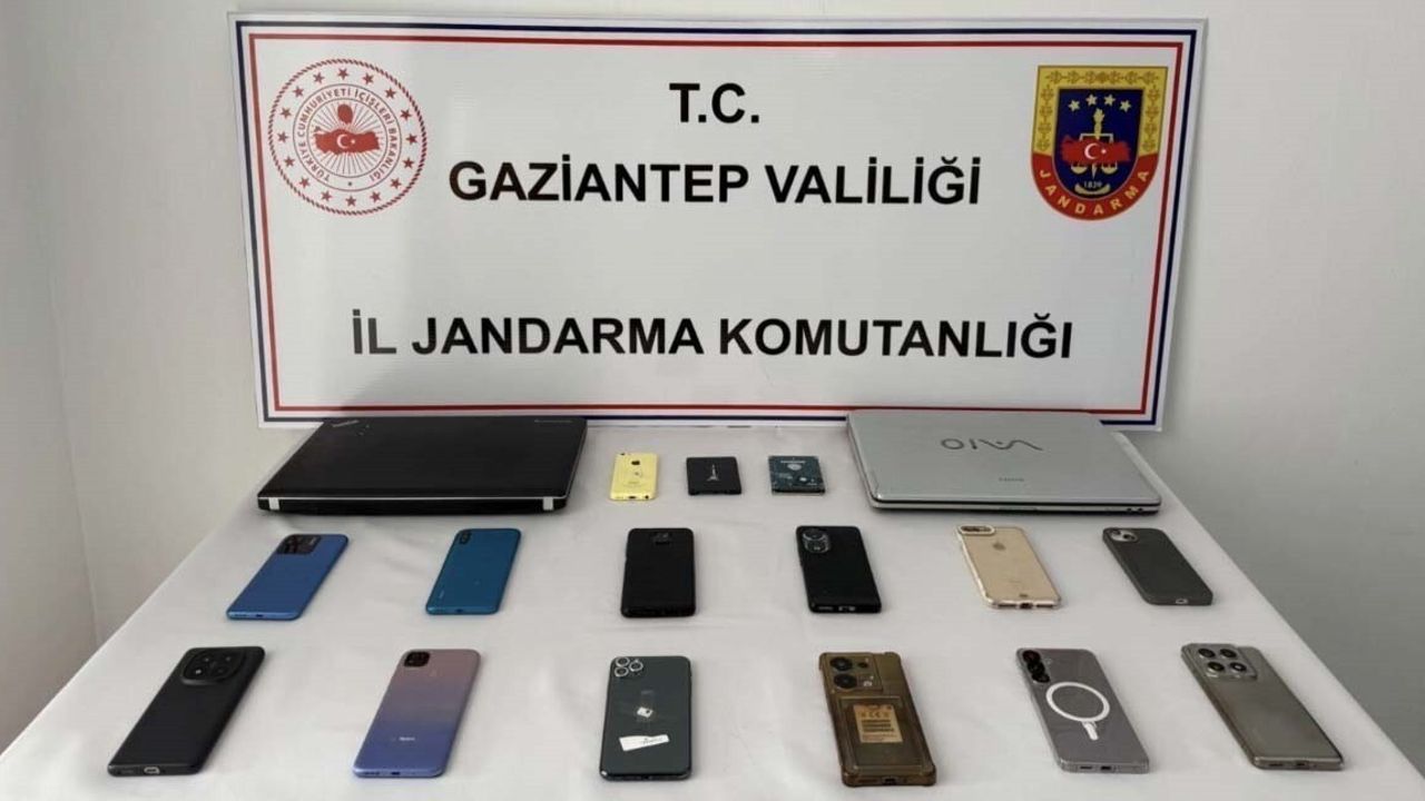 Gaziantep'te DEAŞ'ın Finans Kaynağına Şafak Operasyonu: 13 Gözaltı
