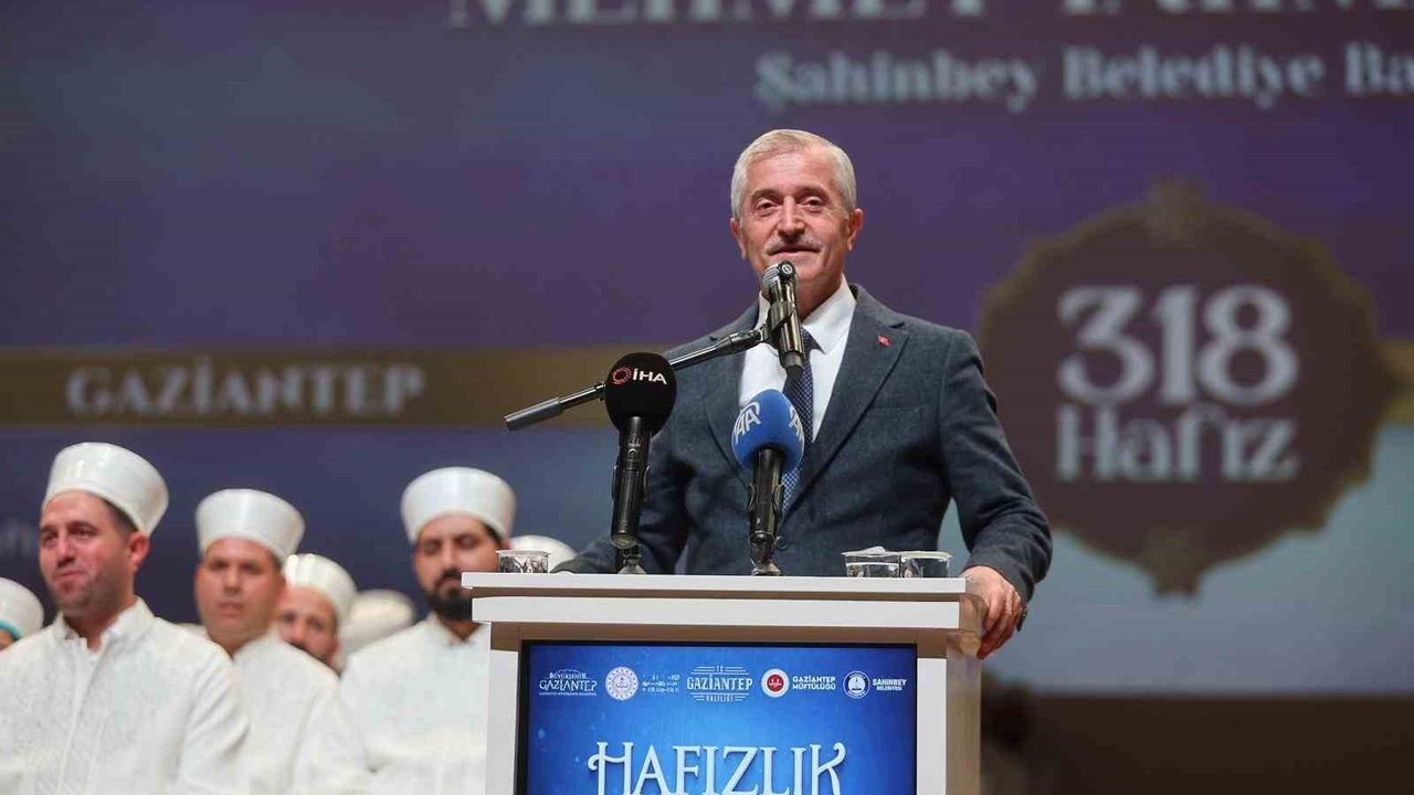 Gaziantep’te Hafızlık İcazet Merasimi: 318 Öğrenci İcazet Belgesini Aldı