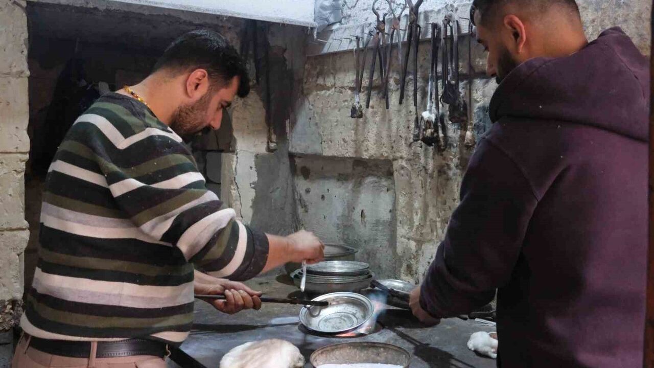 Gaziantep'te Kalaycı İkizlerin Yüzü Kışla Güldü