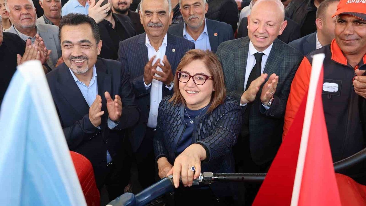 Gaziantep'te Mazot Desteği: Fatma Şahin Nizipli Çiftçilerle Buluştu