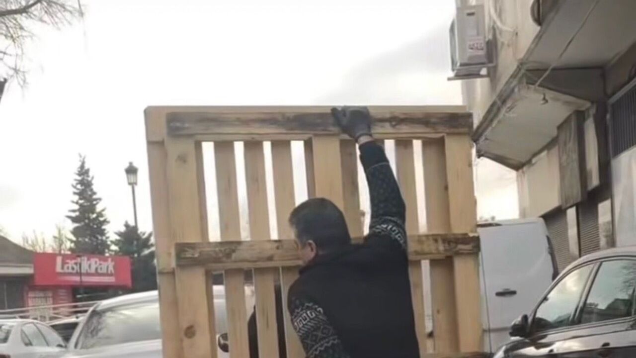 Gaziantep’te Tehlikeli Anlar: Motosikletle Palet Taşındı