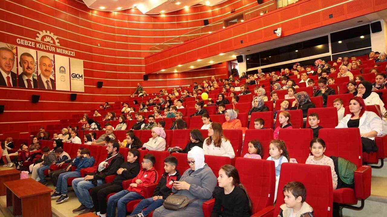 Gebze Belediyesi'nden Ara Tatil Hediyesi: "Harika Kanatlar" Gösterimi