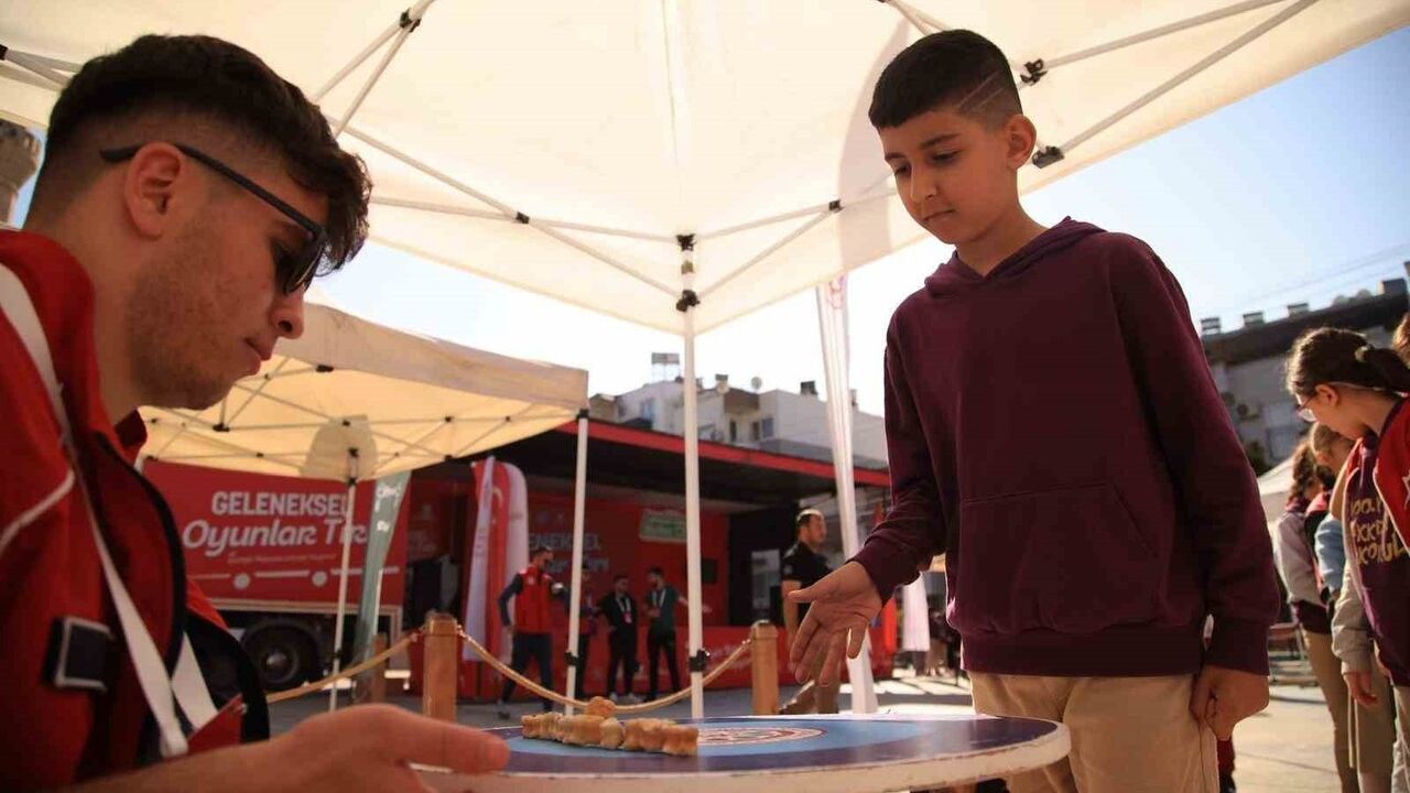 Geleneksel Oyunlar Tırı Manisa'ya Geliyor — 26 Kasım’da Cumhuriyet Meydanı'nda