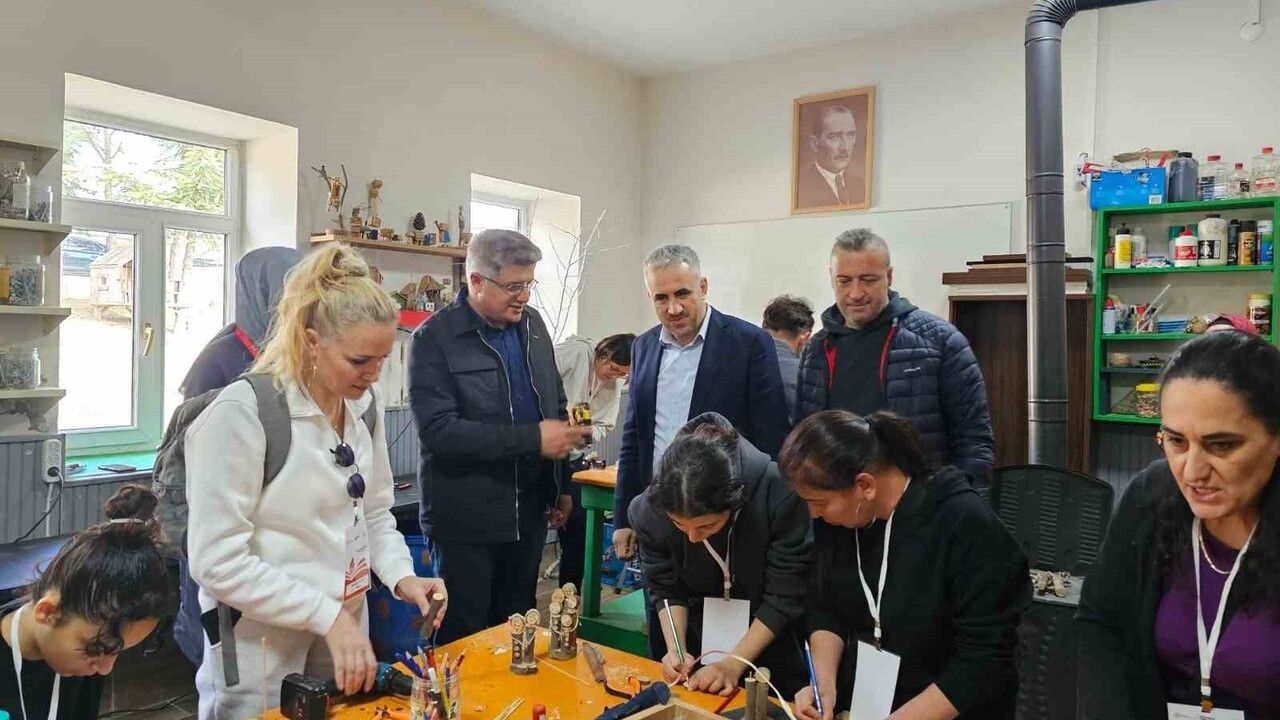 Genç AR-GE Anne-Kız Keşif Kampı Samsun'da: Doğa, Atölye ve Aile İletişimi