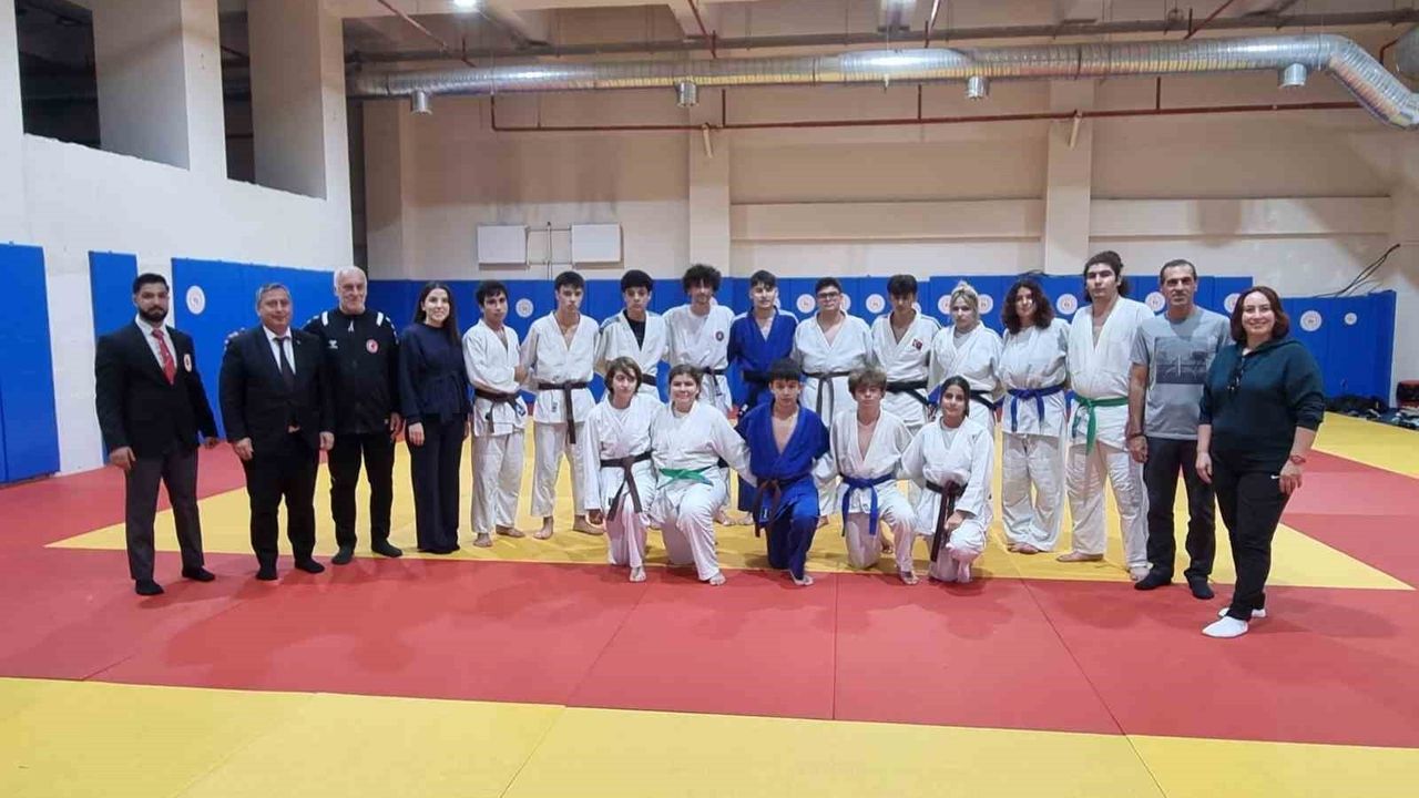 Gençler Judo İl Birinciliği Menteşe'de Nefes Kesti