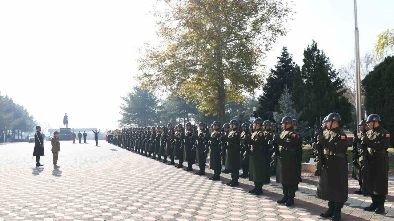 Genelkurmay Başkanı Bayraktaroğlu Erzincan'da 3’üncü Orduyu Ziyaret Etti