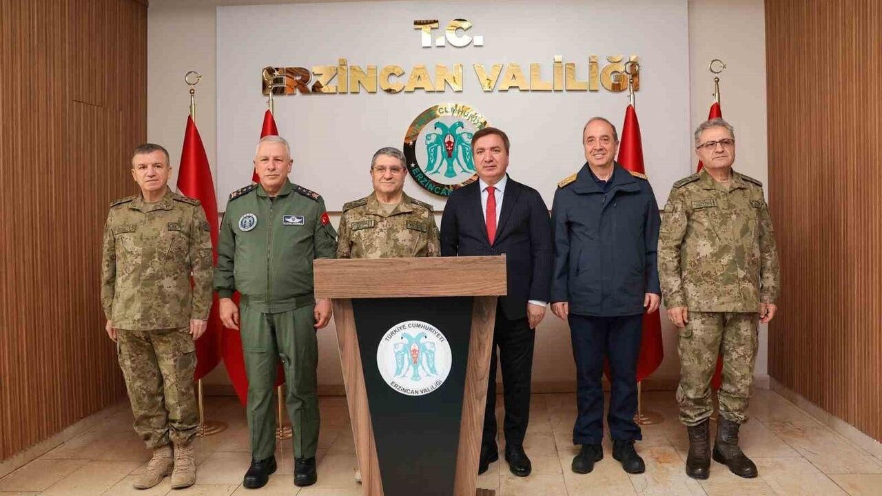Genelkurmay Başkanı Bayraktaroğlu Erzincan Valiliğini Ziyaret Etti
