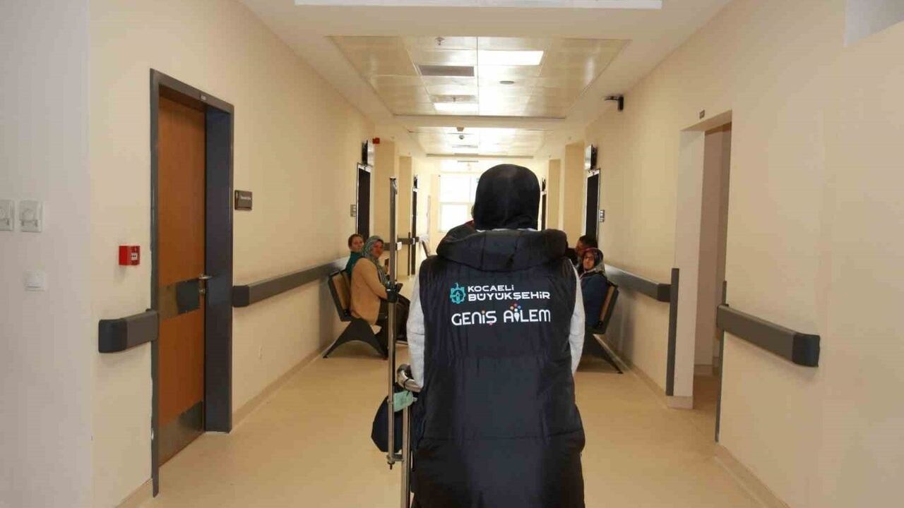 Geniş Ailem Projesi: Kocaeli'de Engelli ve 65+ Vatandaşlara Hastane Ulaşımı