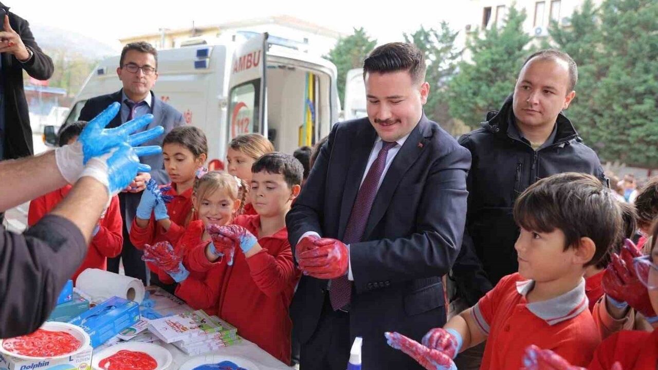 Gökçeada'da Çocuklara Sağlık ve Afet Bilinci Eğitimi