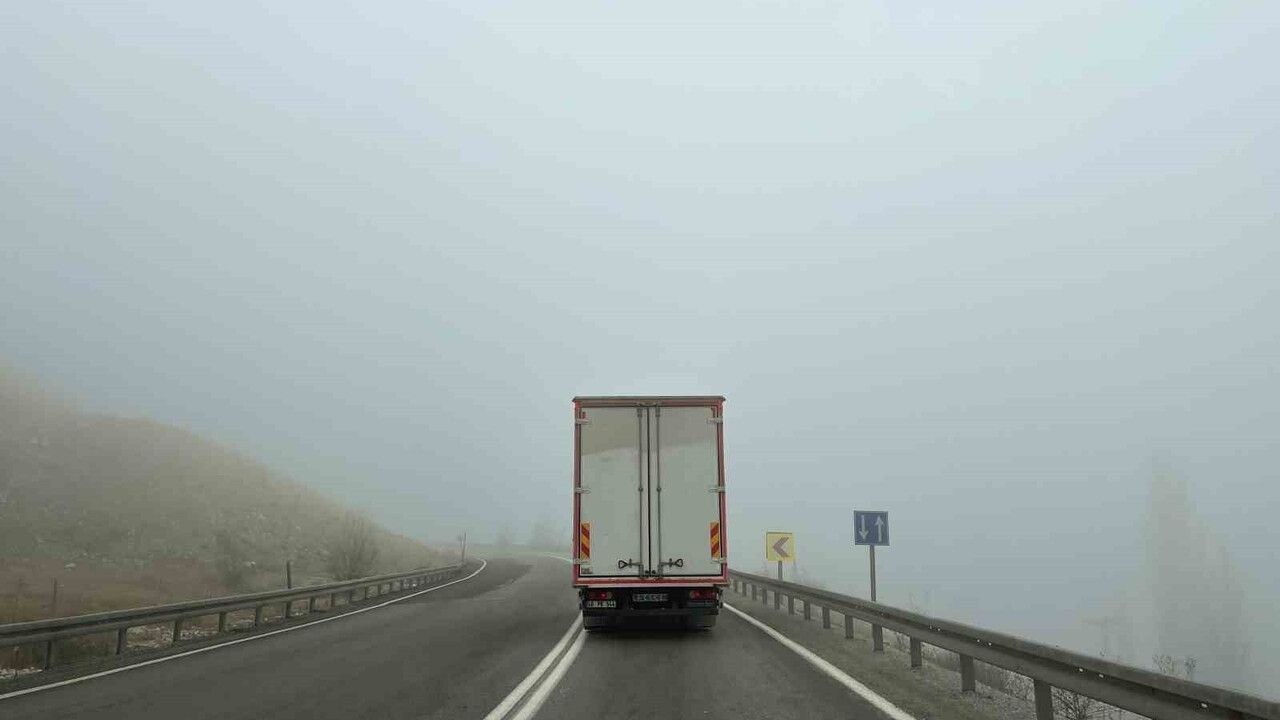 Göksun'da Yoğun Sis Etkili Oldu — Görüş 20 Metreye Düştü
