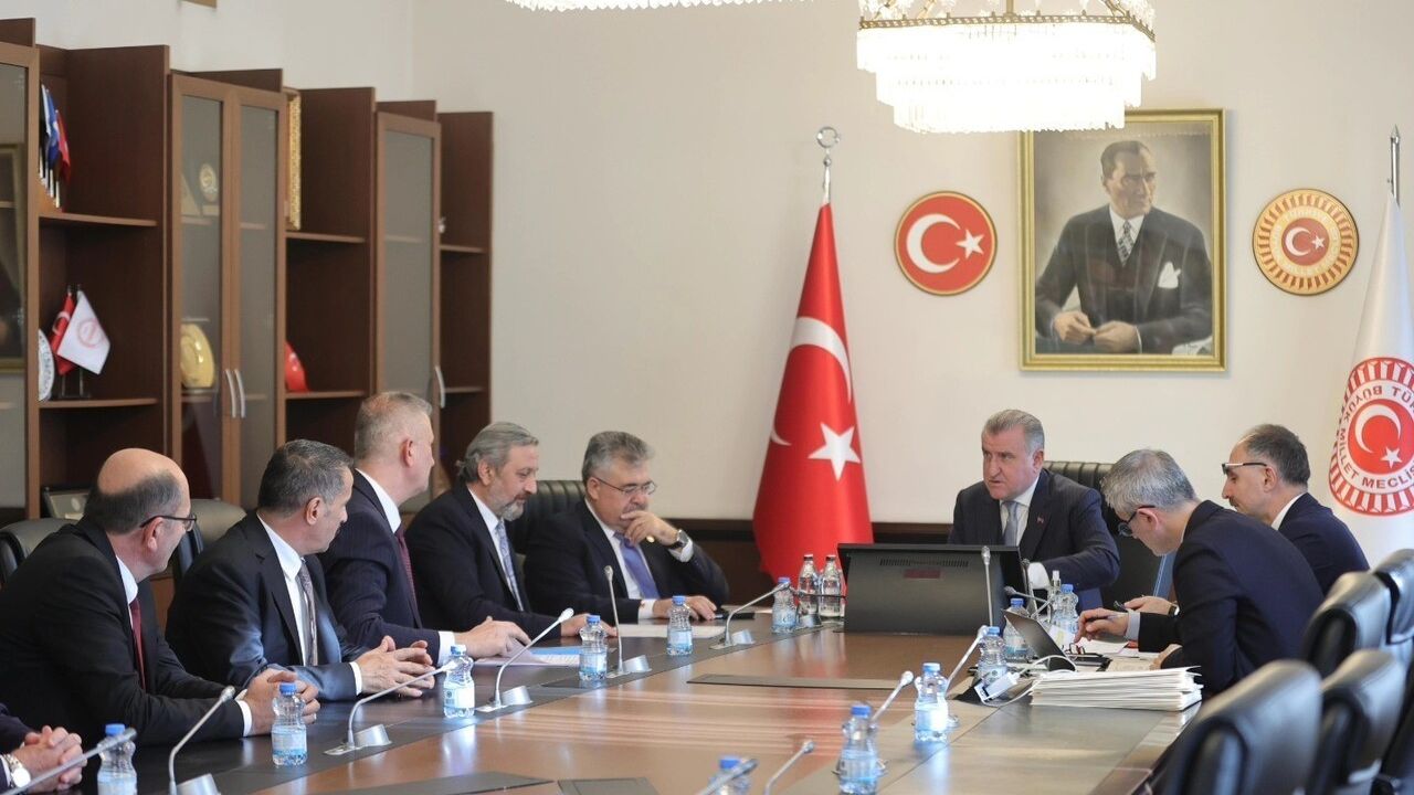 Gölcük'e 5 Bin m² Çok Amaçlı Kapalı Spor Salonu Müjdesi