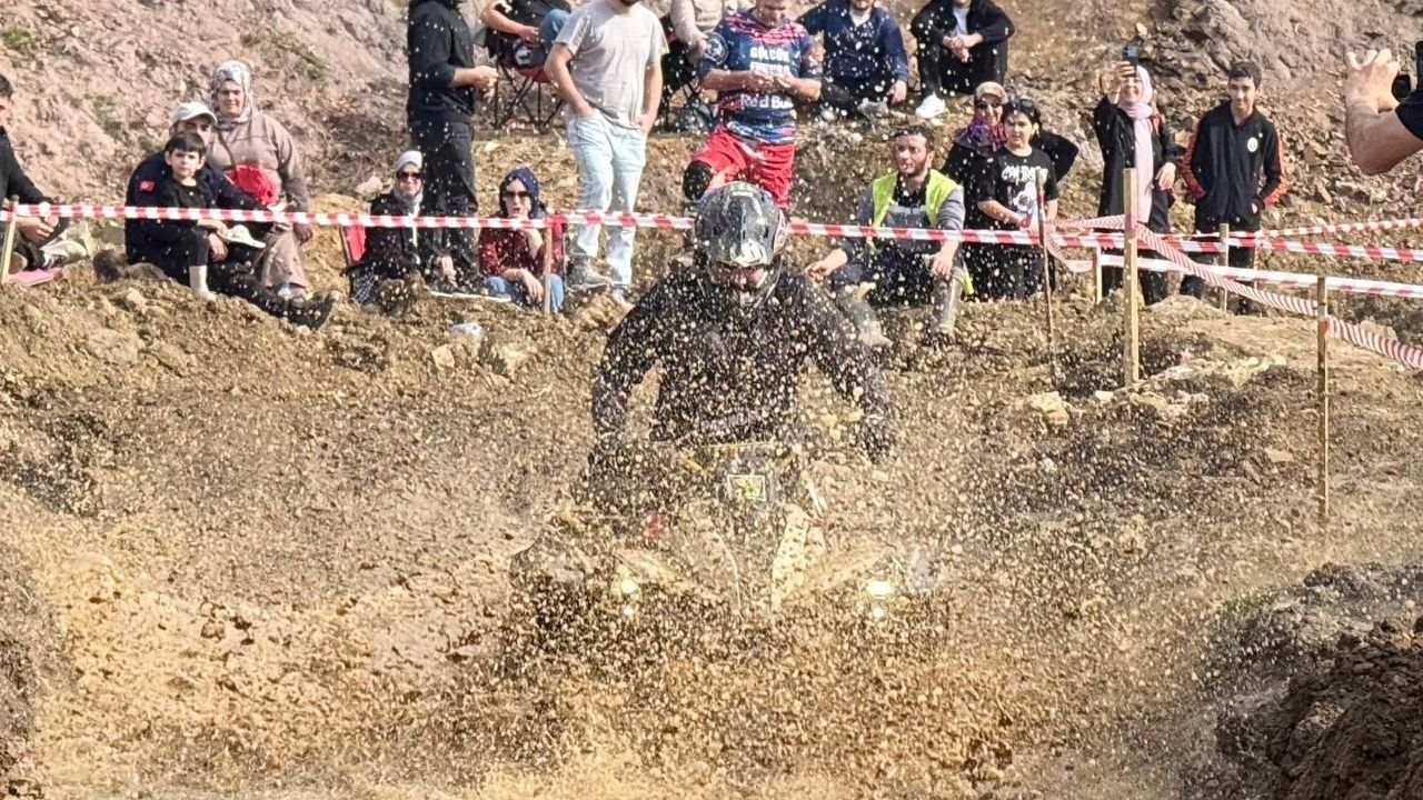 Gölcük'te 2. Geleneksel ATV Yarışları'nda Nefes Kesen Mücadele