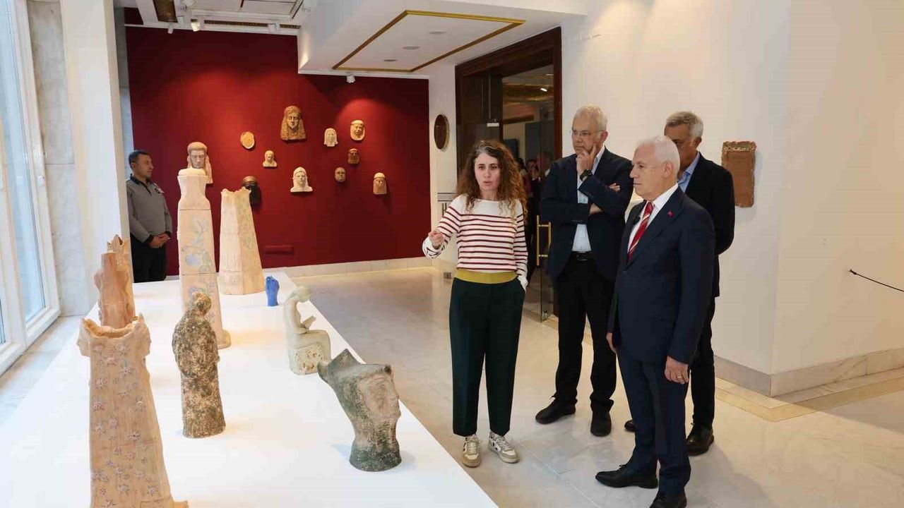 ‘Gözlerimin Önündesin’ Sergisi: Nasip ve Nuri İyem 21 Yıl Sonra Bursa’da