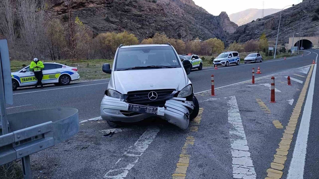 Gümüşhane'de Trafik Kazası: Hacıemin Mahallesi'nde 4 Yaralı