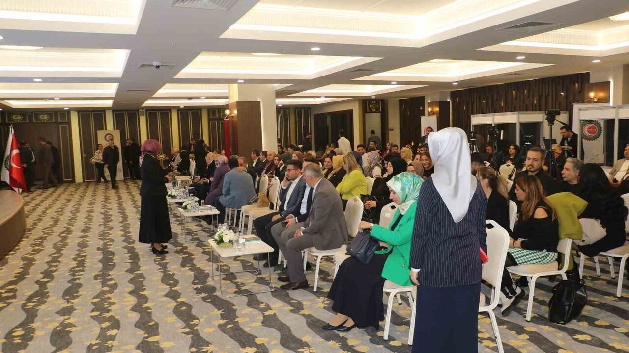 HAK-İŞ Başkanı Mahmut Arslan: Kadına Yönelik Şiddete 'Sıfır Tolerans'