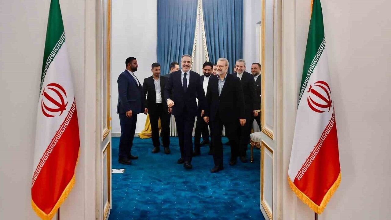 Hakan Fidan Tahran'da Ali Laricani ile Görüştü