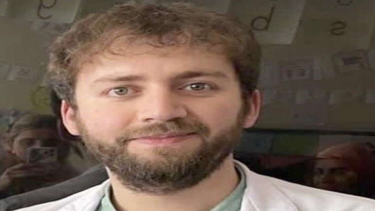 Hakkari'de Genç İngilizce Öğretmeni Saim Akan Toprağa Verildi