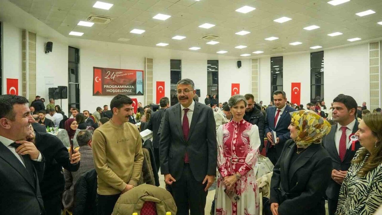 Hakkari Valisi Ali Çelik: Cehalet ancak eğitim neferleriyle yenilebilir