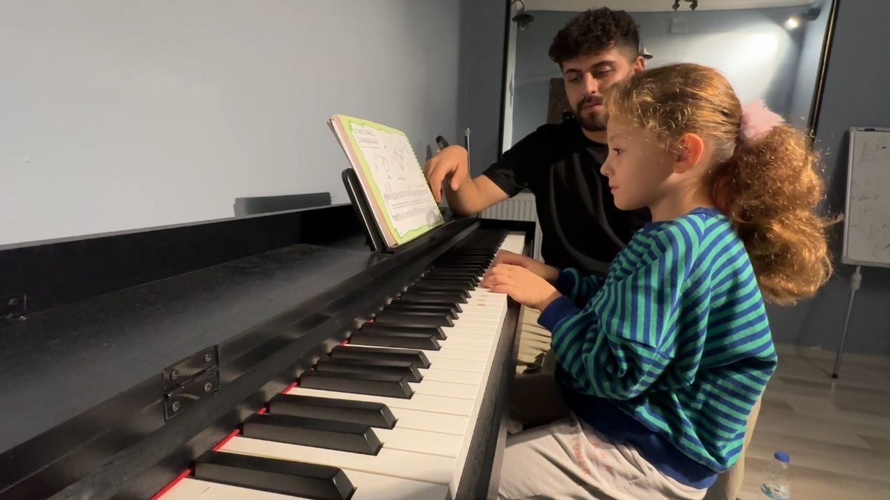 Hakkari'ye Bale Geldi: Kafe Sanat Merkezine Dönüştü