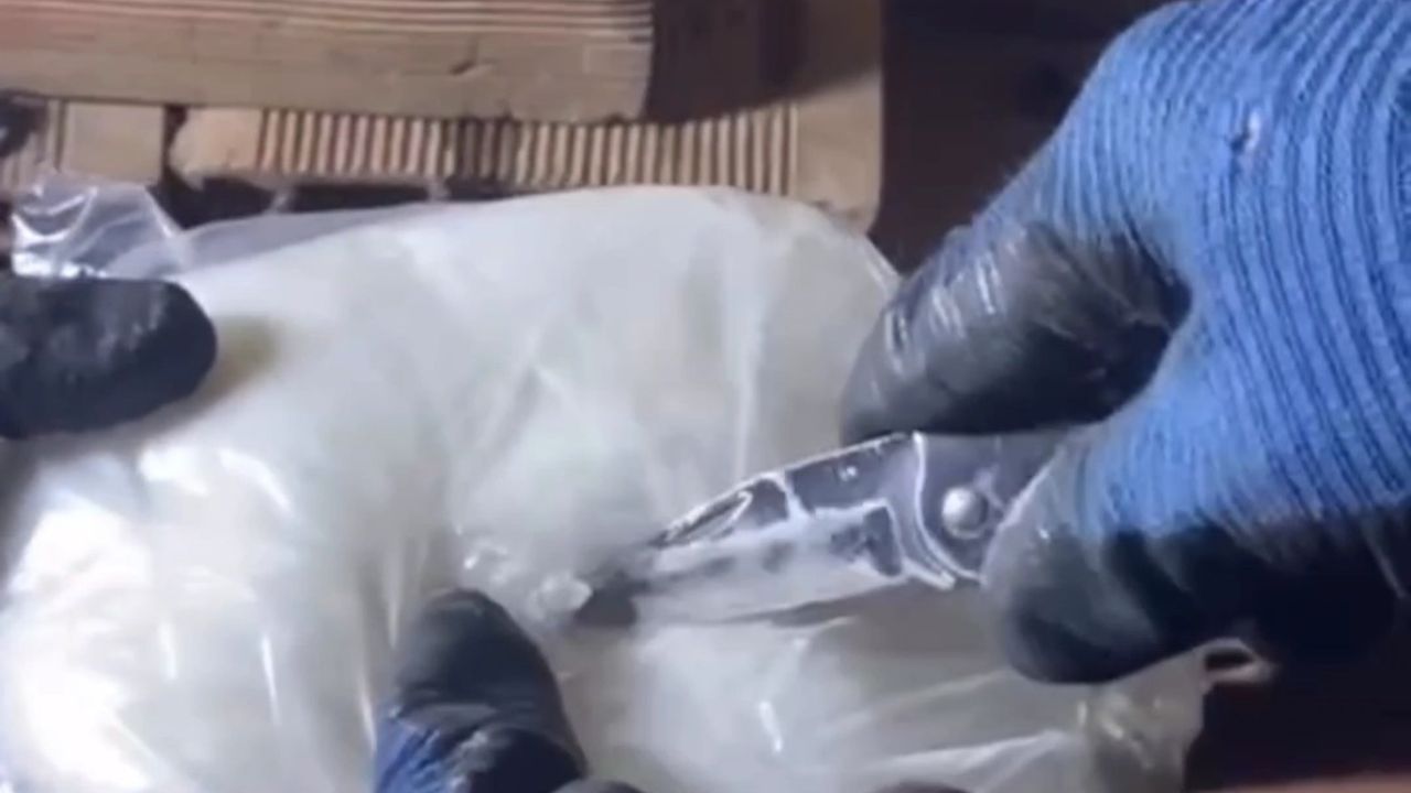 Hakkari Yüksekova'da 24 kilo 500 gram metamfetamin ele geçirildi