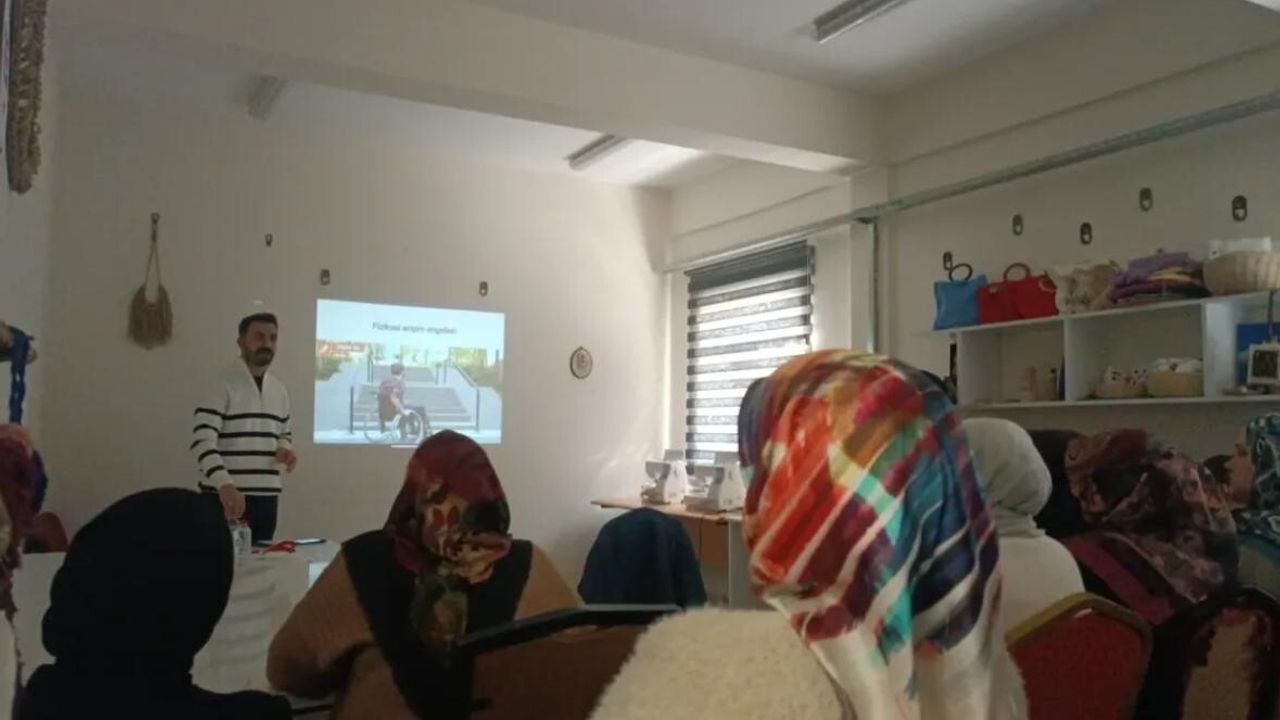 Hamur'da Engelli Bireylere Farkındalık ve İletişim Semineri