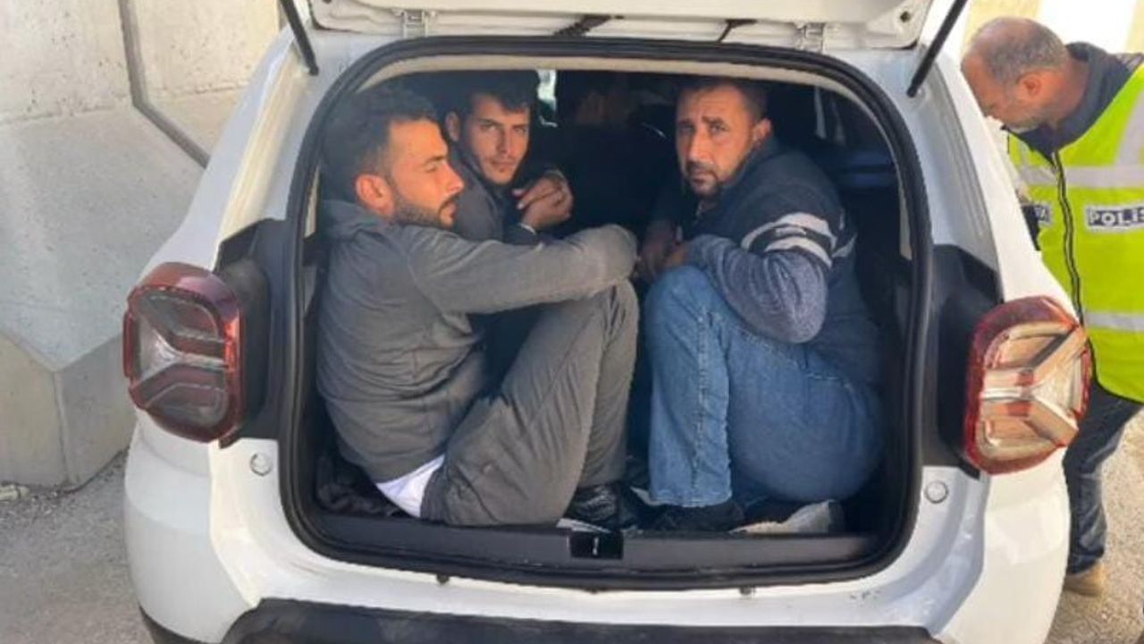 Hatay'da 12 Göçmen Yakalandı: 3 Organizatör Tutuklandı