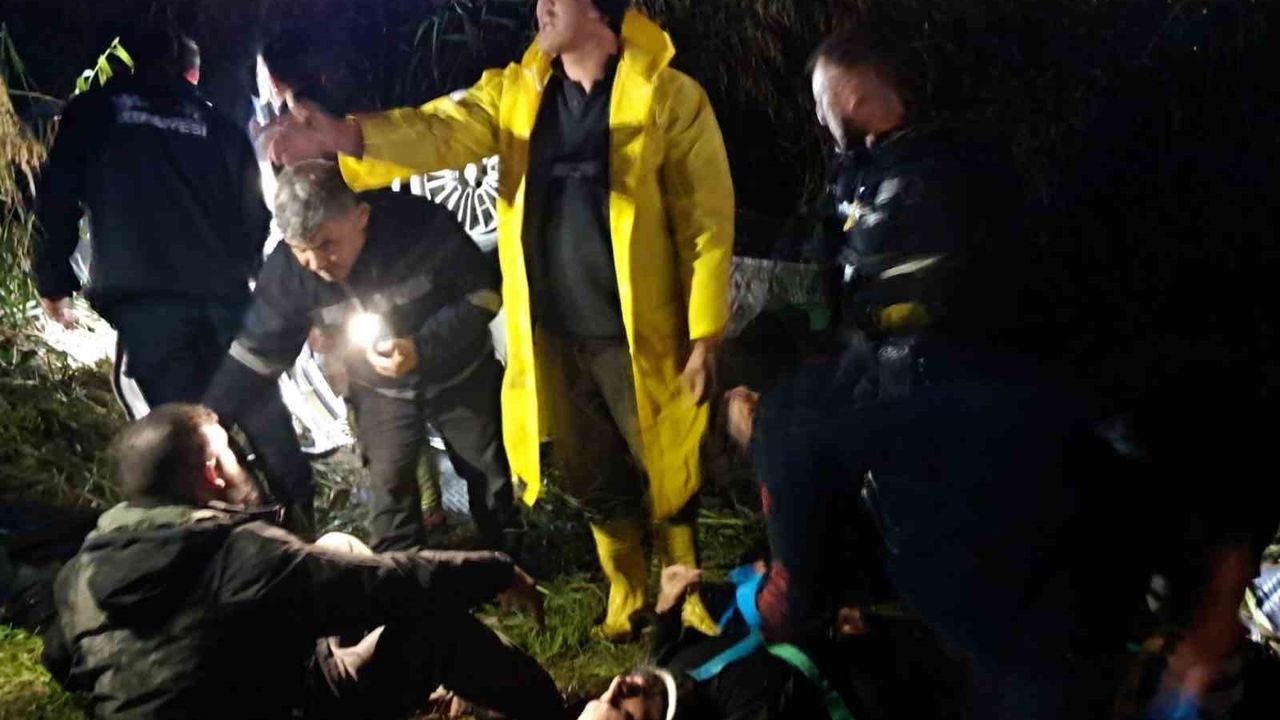 Hatay'da Asi Nehri'ne Uçan Fiat'ta 9 Kaçak Göçmen ve Organizatör Tutuklandı