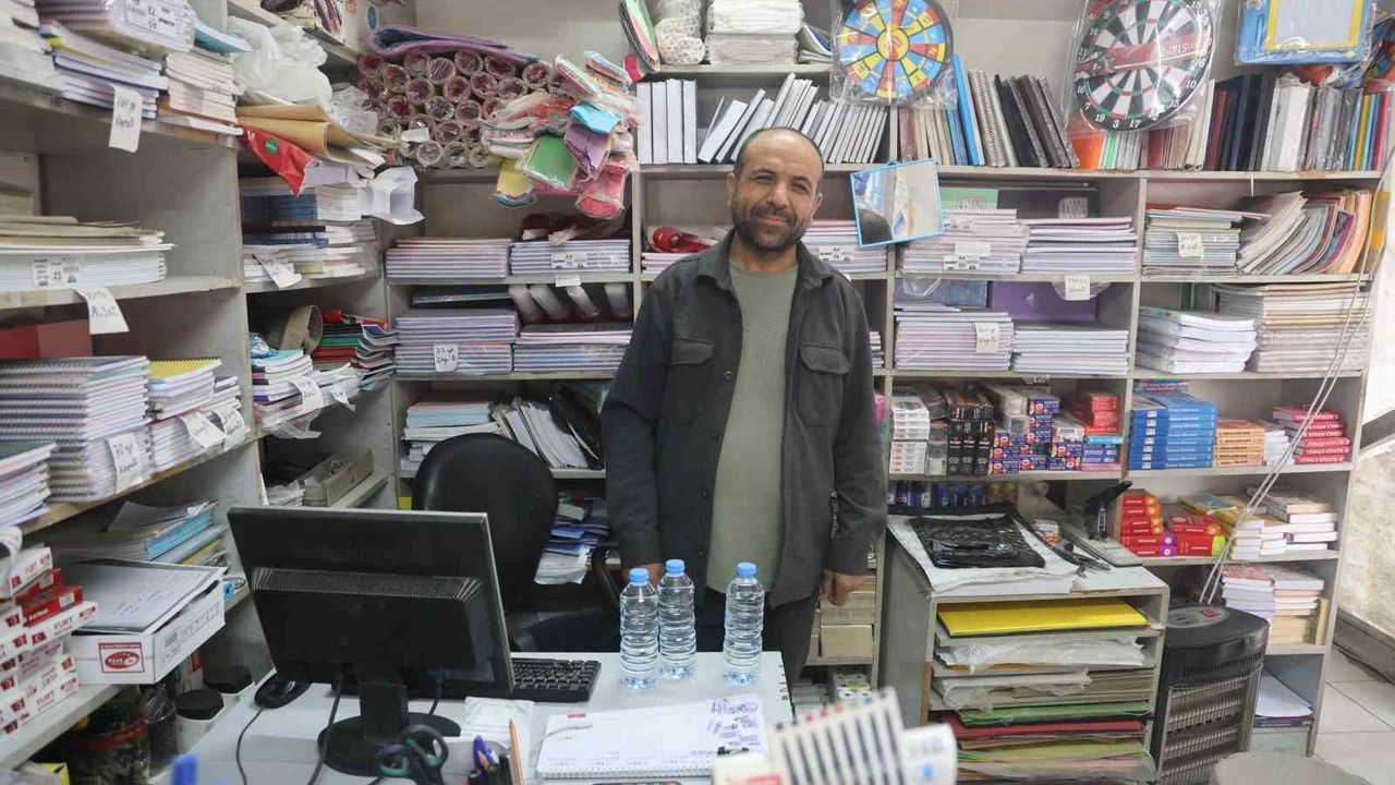 Hatay'da gençlerin 50 TL ve 'hakkını helal et' notu esnafı duygulandırdı