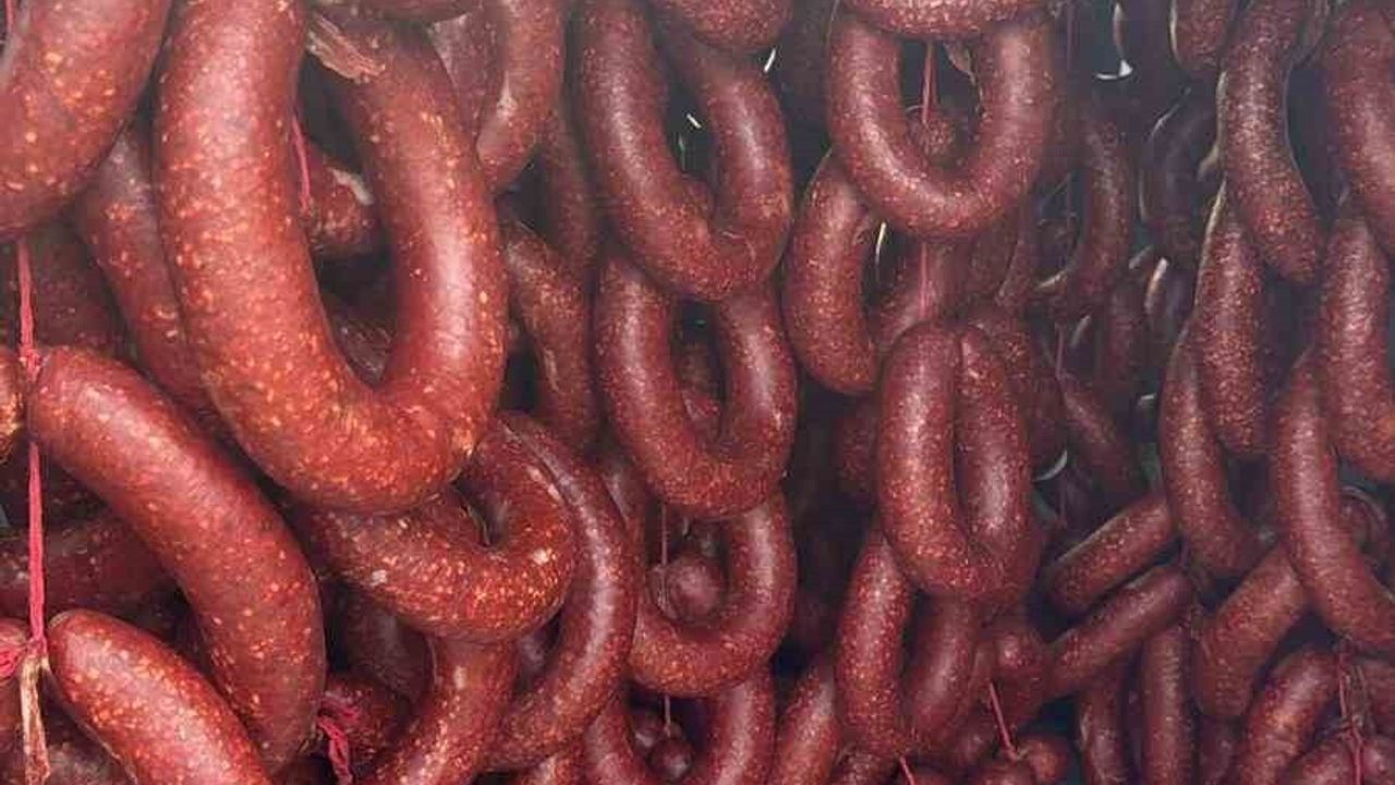 Hatay'da Jandarma 120 kg Menşei Belirsiz Sucuk Ele Geçirdi