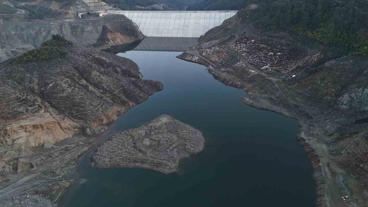 Hatay'da Karaçay Barajı'nda Su Seviyesi %6'ya Düştü