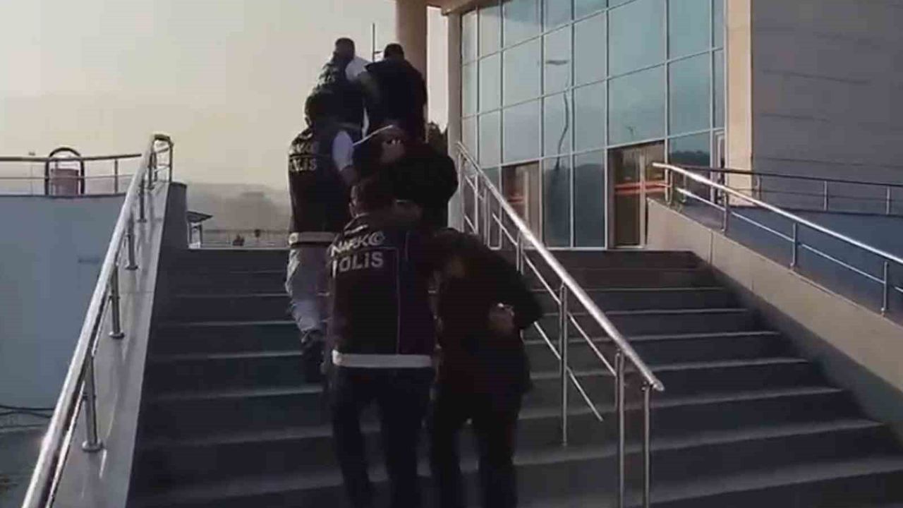 Hatay’da Kokain Operasyonu: 102,31 Gram Ele Geçirildi, 3 Kişi Tutuklandı