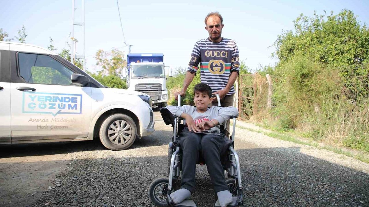 Hatay'da Tekerlekli Sandalye Kullanıcısı İçin Sokak Asfaltlandı