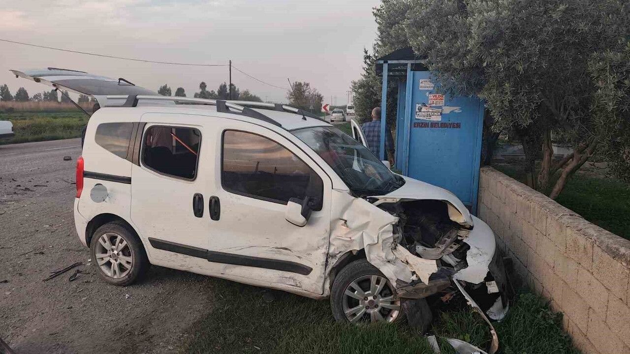 Hatay Erzin'de TOFAŞ kazası: 6 kişi yaralandı