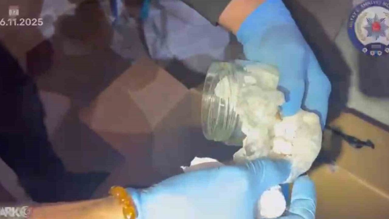 Hatay’ın Arsuzunda 4 milyon 372 bin TL değerinde uyuşturucu ele geçirildi