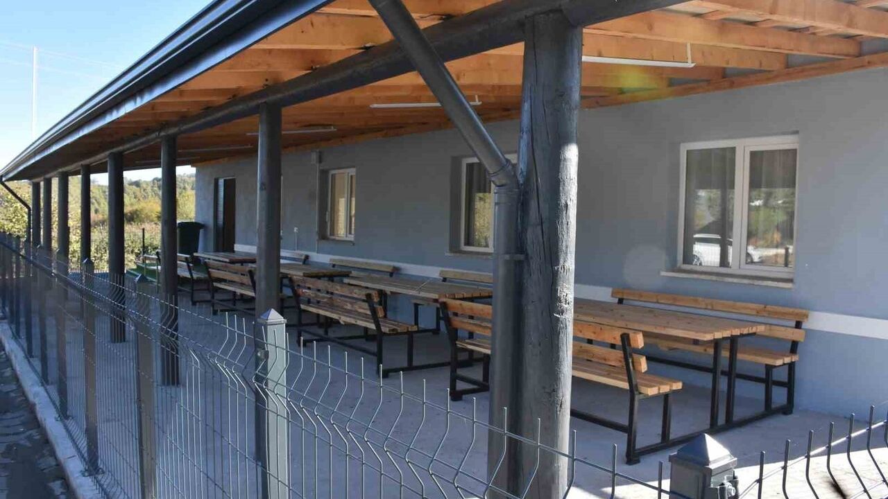 Hendek'te İmeceyle Yenilenen Atıl Okul Mahallenin Yeni Toplanma Alanı Oldu