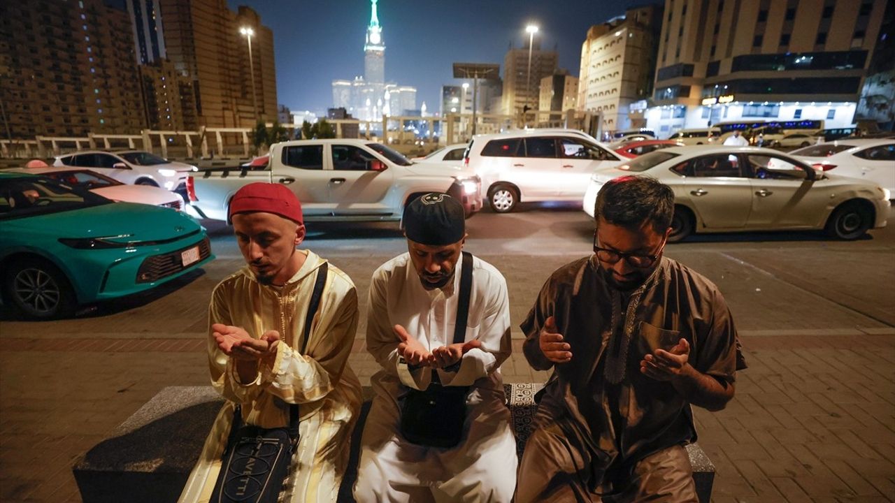 Hicret Rotasında 315 Kilometrelik Manevi Yolculuk Başladı