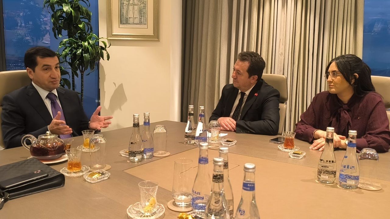 Hikmet Hacıyev: 'Barışın İnisiyatifi Azerbaycan’ın Elinde'