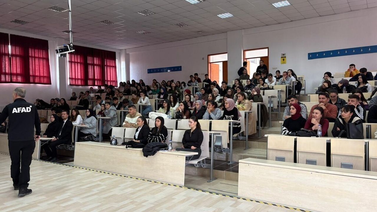 Hisarcık MYO'da AFAD ile Afet Farkındalığı ve Bina Tahliye Eğitimi