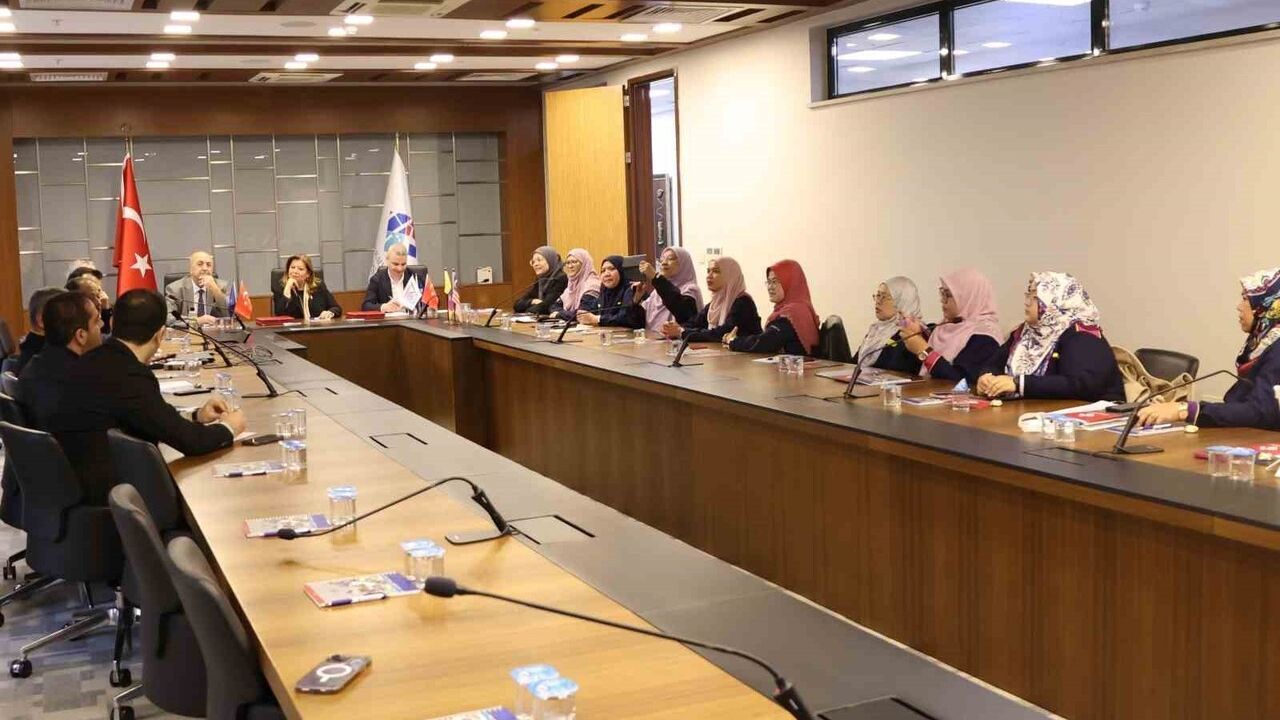 HKÜ ile MARA Teknoloji Üniversitesi Arasında İş Birliği Protokolü İmzalandı