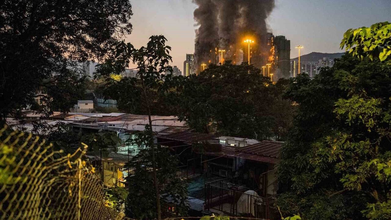 Hong Kong Tai Po Yangını: Ölü Sayısı 13'e Yükseldi
